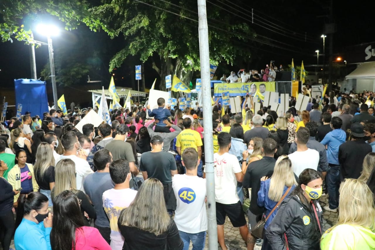 COMÍCIO DE FELIPE AUGUSTO ATRAI MAIS DE 3 MIL PESSOAS NA TOPÓLÂNDIA