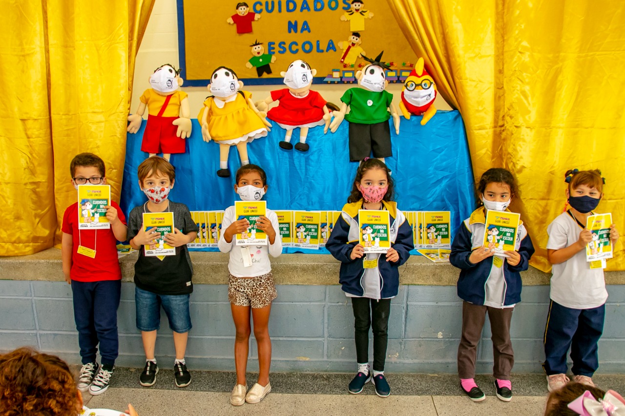 Prefeitura de São Sebastião distribui cartilha “Cuidados na Escola” para alunos da rede municipal