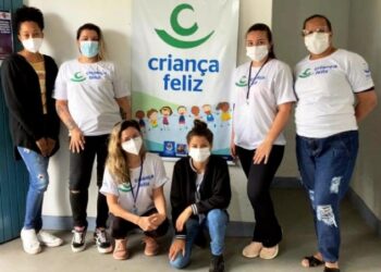 Visitadoras do Programa Criança Feliz desenvolvem atividades lúdicas no mês da criança
