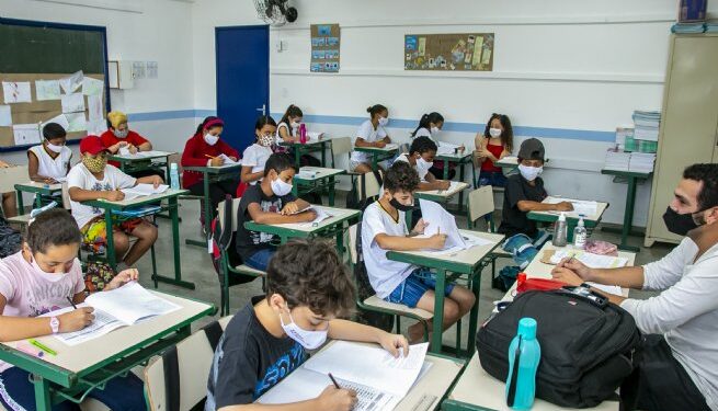 Aplicação de simulado para a prova Saeb prepara 2.500 alunos da rede municipal de São Sebastião