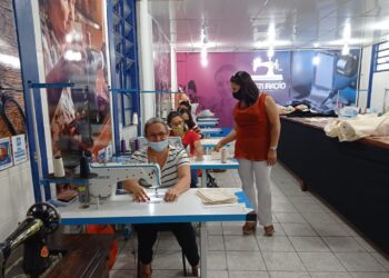 80 alunas participam dos cursos de costura do Centro Integrado Profissionalizante (CIP)