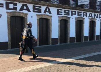 Espetáculo “O Lançador de Foguetes” leva alegria e diversão ao Centro Histórico de São Sebastião