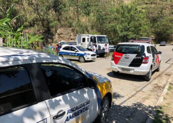 Prefeitura realiza operação para impedir construções irregulares em áreas públicas