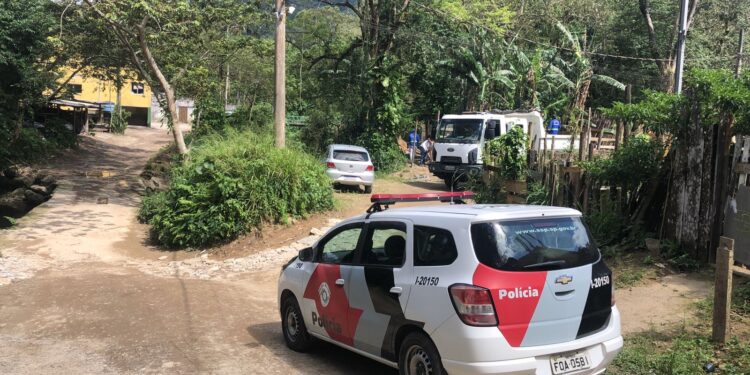 Prefeitura impede construção irregular em área de preservação permanente no bairro Maresias