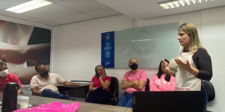 Prefeitura ministra palestra sob o tema ‘Prevenção ao Câncer de Mama e Câncer do Colo do Útero’