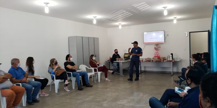 Prefeitura realiza palestra sobre o Plano Municipal de Contingência e Defesa Civil (PLAMCON)   