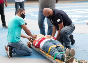 Defesa Civil realiza treinamento de resgate urbano a funcionários do Hospital de Clínicas de São Sebastião