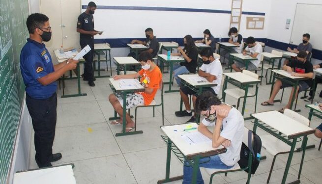 350 adolescentes fazem a prova para Curso de Formação de Guarda Mirim