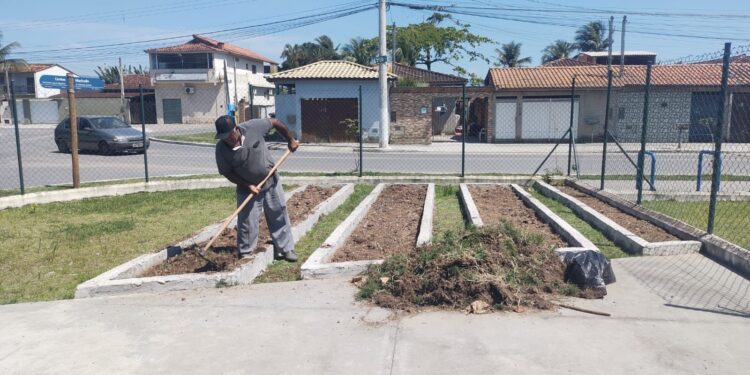 Bairros da Costa Norte de São Sebastião recebem manutenção e limpeza