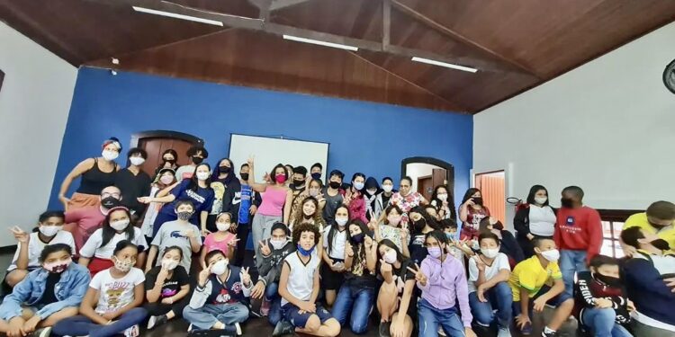 Alunos e professores da rede municipal de São Sebastião participam de workshop em preparação para o FestArt