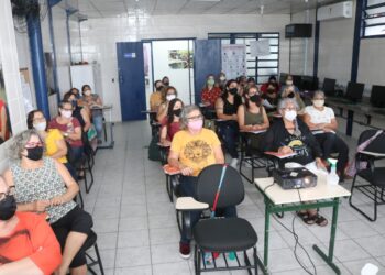 Alunas dos cursos de costura participam da formação gratuita ‘Descomplique Empreendedorismo’