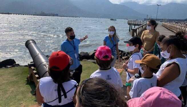 Cerca de 1.000 estudantes e turistas participam de visitas monitoradas durante o mês de novembro em São Sebastião