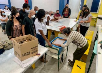 Em parceria com o Sebrae, alunos da EJA de São Sebastião concluem curso Jovens Empreendedores