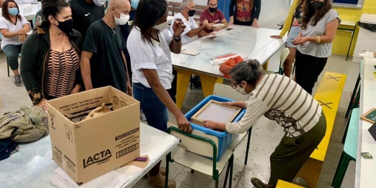 Em parceria com o Sebrae, alunos da EJA de São Sebastião concluem curso Jovens Empreendedores