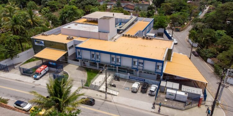 Prefeito Felipe Augusto comemora um ano do Hospital de Clínicas da Costa Sul