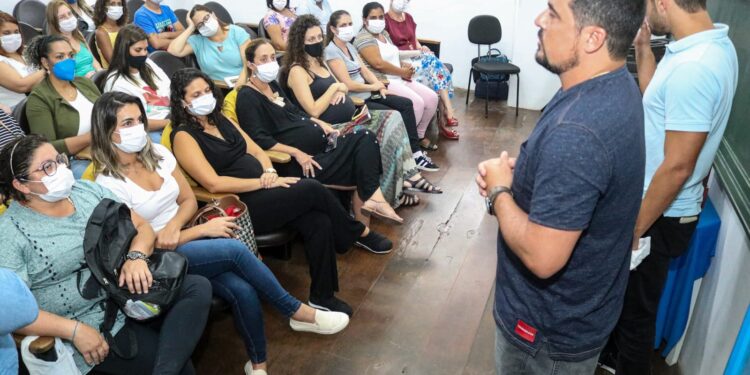 Prefeito Felipe Augusto acompanha entrega de aparelhos e equipamentos médicos às USFs