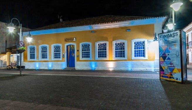 Prédios públicos ganham nova iluminação em razão da campanha “Novembro Azul”