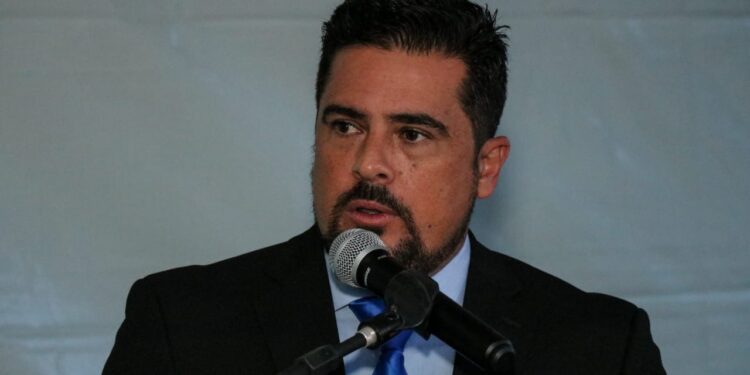 Felipe Augusto reforça Educação com convocação de mais 104 profissionais de educação aprovados em concurso público