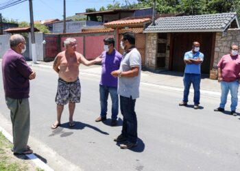 Prefeito Felipe Augusto visita obras de pavimentação na Costa Norte