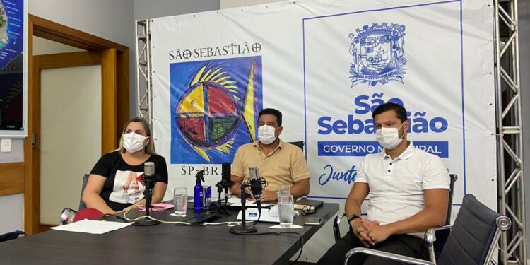 Prefeito Felipe Augusto confirma atendimento de oftalmologia e realização de cirurgias de vasectomia