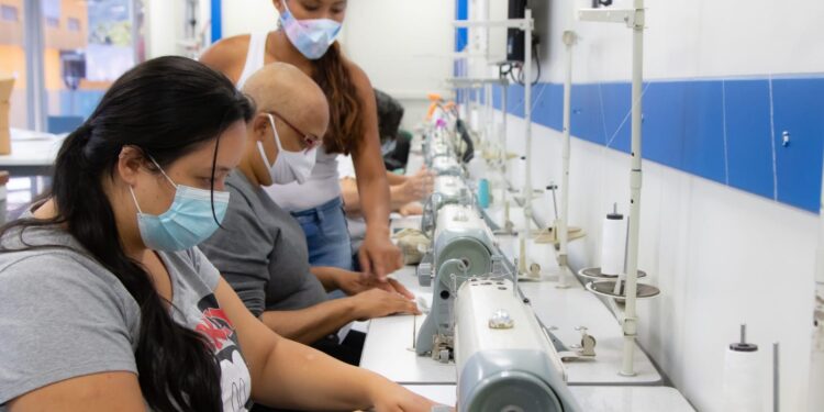 Prefeitura dá início a curso gratuito de Corte e Costura