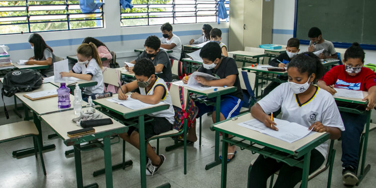 Prefeitura de São Sebastião convoca mais 25 professores e outros profissionais da educação aprovados em concurso público