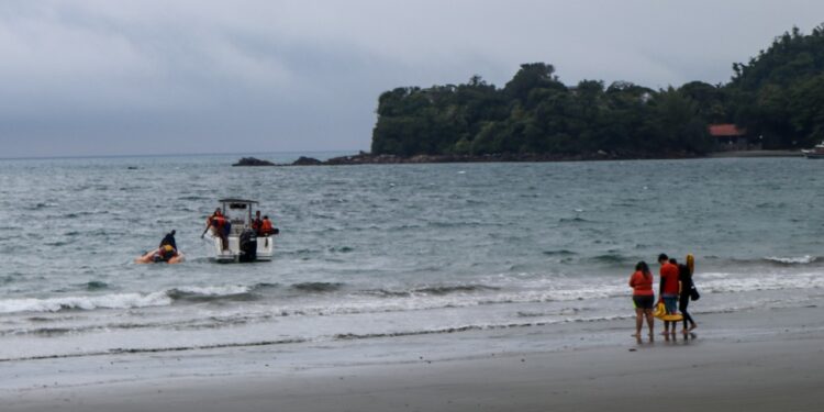 22 alunos participam do curso ‘Resgate e Sobrevivência ao Mar’ ministrado pela Prefeitura de São Sebastião