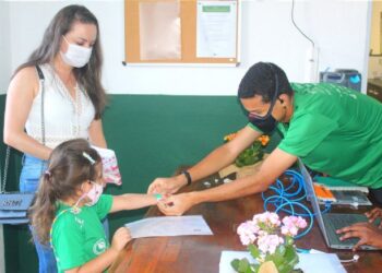 Secretaria de Saúde de São Sebastião realiza testes rápidos, exames e aplica vacinas no 3.º Mutirão da Saúde do Instituto Verdescola