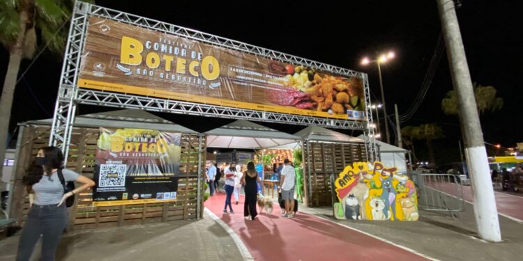 Boa gastronomia e muita música marcam a noite de abertura do Festival Comida de Boteco de São Sebastião