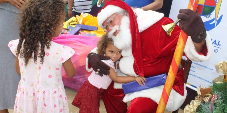 Fundo Social entrega 3 mil brinquedos em vilas e comunidades sebastianenses