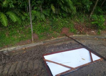 Placas instaladas em núcleos urbanos congelados são alvo de vandalismo