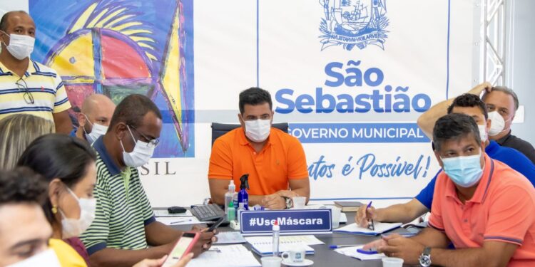 Prefeito Felipe Augusto reúne secretarias e define plano de contingência para temporada de chuvas de verão