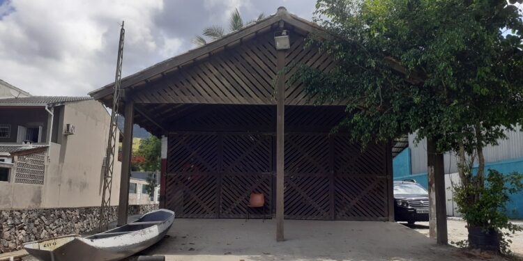 Prefeitura realiza reunião com pescadores do bairro Pontal da Cruz