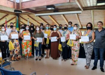 Trinta e três servidores municipais concluem cursos livres oferecidos pela Escola de Governo e Gestão