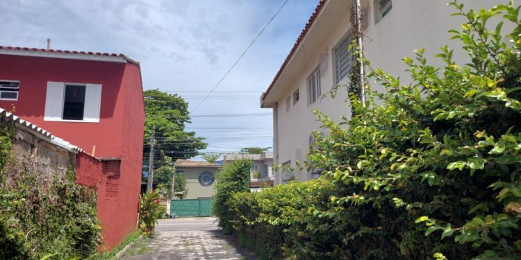 Prefeitura instala luminárias de LED na Viela das Vieiras no bairro Porto Grande