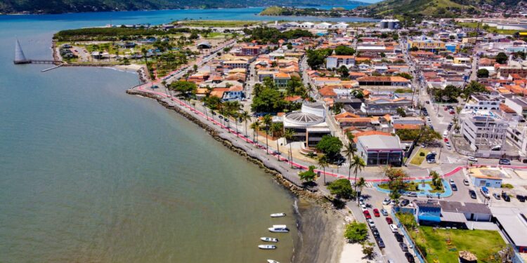 Estabelecimentos comerciais funcionam até 1h em São Sebastião