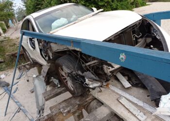 Polícia Municipal apreende carro após colisão em passarela de pedestres no bairro Juquehy