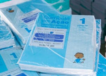 Prefeitura de São Sebastião inicia entrega de cadernos pedagógicos em escolas municipais