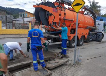 Ações de limpeza para evitar alagamentos prosseguem intensificadas em São Sebastião