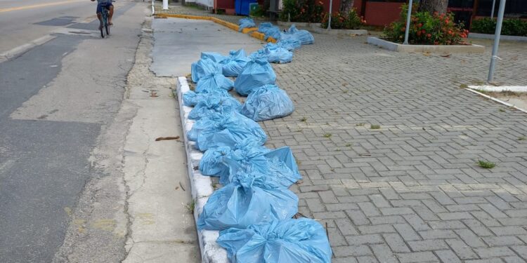 Prefeito Felipe Augusto destaca limpeza de praias após virada de ano