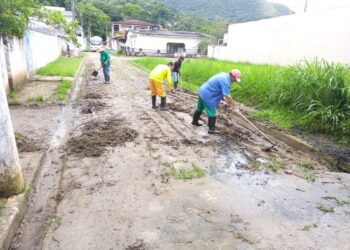 Prefeito Felipe Augusto acompanha constante trabalho de manutenção e das ações preventivas aos alagamentos