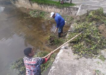 Prefeitura intensifica serviços de limpeza no córrego do Outeiro nos bairros da Região Central