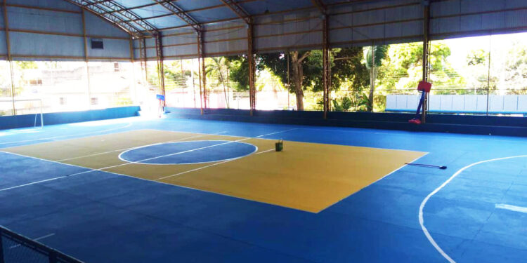Prefeitura de São Sebastião inicia revitalização de quadras esportivas de escolas municipais