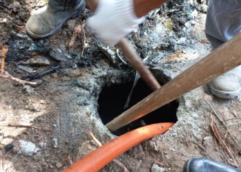 Prefeitura executa desobstrução de tubulação na Região Central