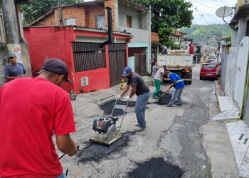 Prefeitura realiza operação tapa-buracos no bairro Olaria