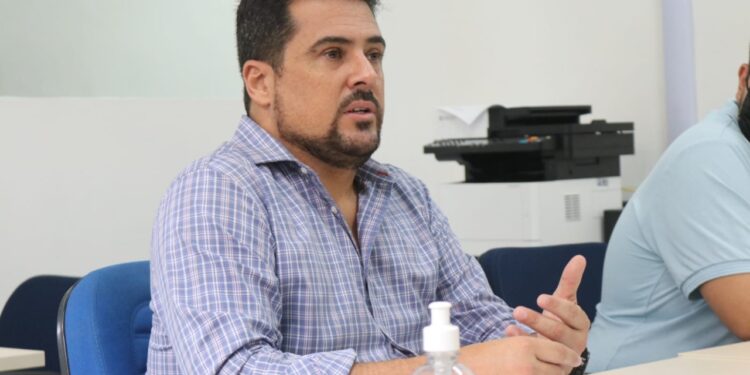 Prefeito Felipe Augusto reforça divulgação do início da vacinação contra a Covid-19 em crianças de 5 a 11 anos nesta sexta-feira (21)