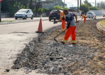 Iniciadas as obras de recapeamento do trecho do Canto do Mar ao bairro São Francisco