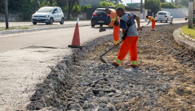 Iniciadas as obras de recapeamento do trecho do Canto do Mar ao bairro São Francisco