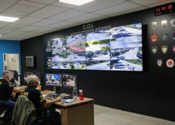 Em três anos, mais de 100 criminosos foram presos em flagrante em São Sebastião graças ao sistema de vigilância do COI