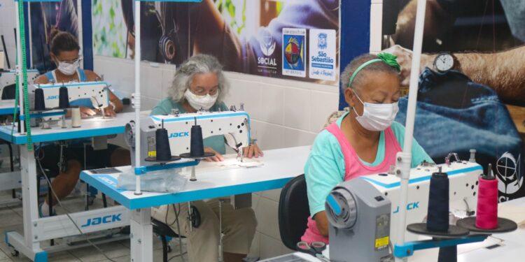 Prefeitura inicia cursos profissionalizantes gratuitos ‘Roteiro de Costura’ e ‘Corte Costura e Modelagem’ no CIP Topolândia